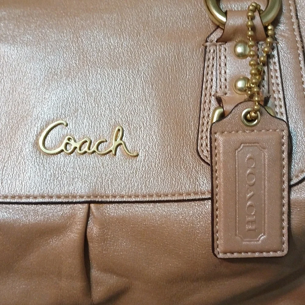 Coach - Picture 7 of 14